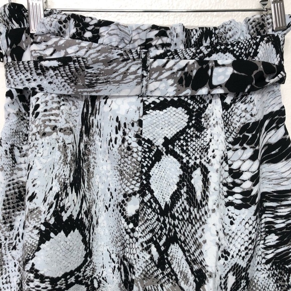Windsor Snake Print Shorts - Picture 7 of 7